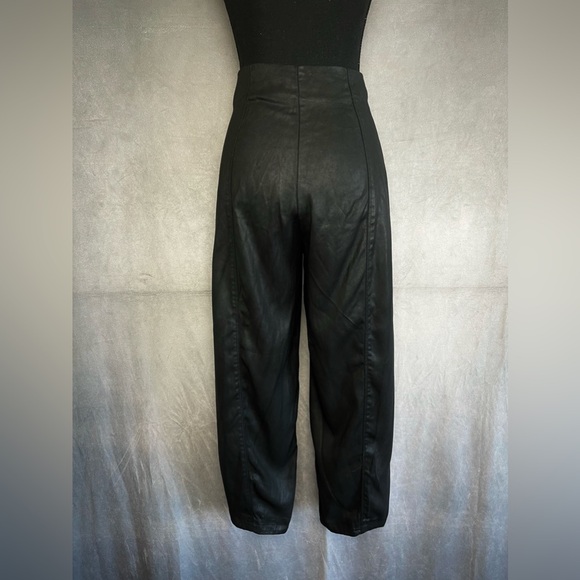 Black high waisted tapered trousers size xs - Picture 2 of 6